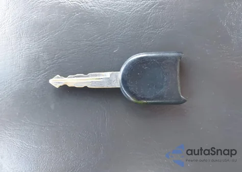 2005 Ford Escape Xlt from USA, damaged, VIN 1FMYU93185KC96084